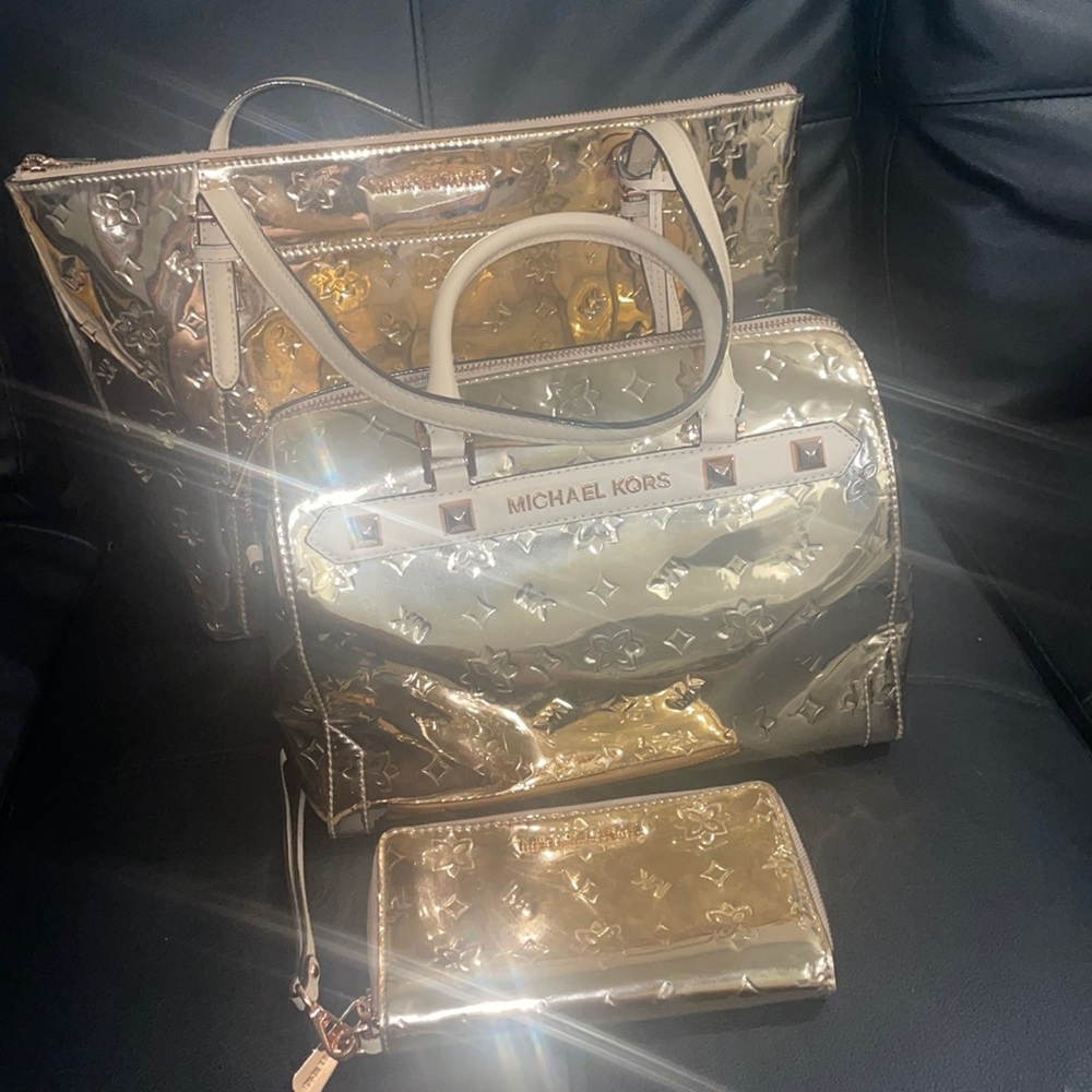 Shiny pink Michael Kors Set